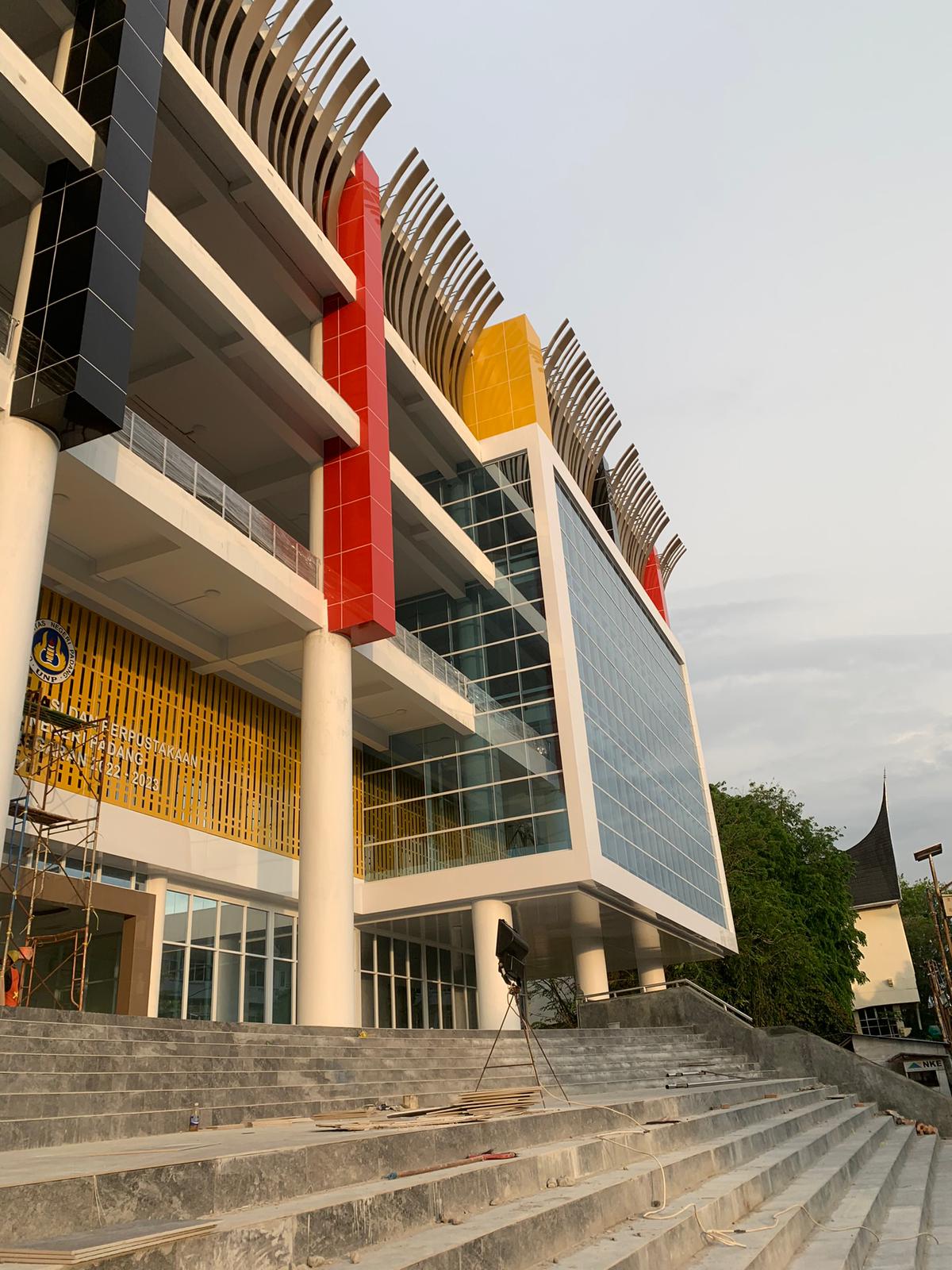 Proyek Gedung Pustaka Informasi dan Perpustakaan UNP 4